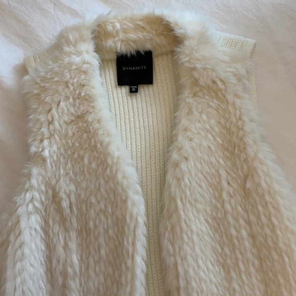 Dynamite white fur vest - Picture 3 of 3